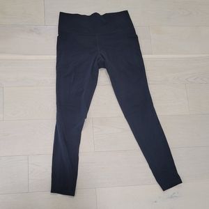 Athleta Salutation Stash Pocket II tight Large